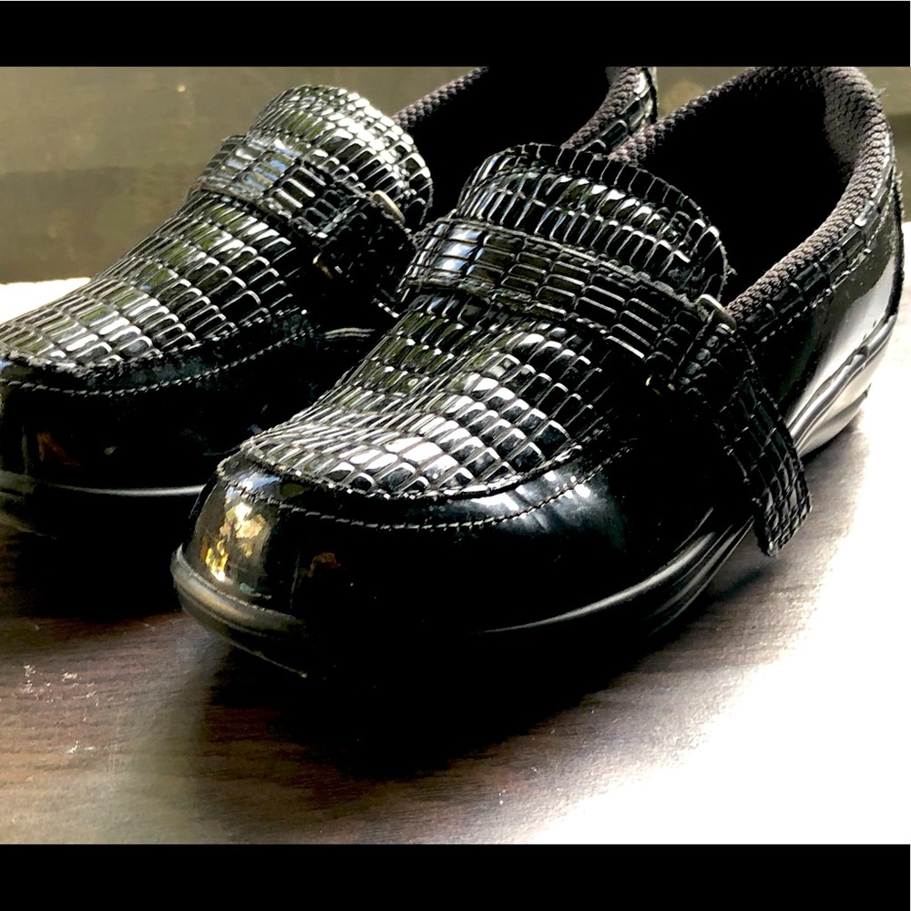 Orthfeet High Quality Women’s Black Leather Aligator Printed MJ Shoes Size 7D